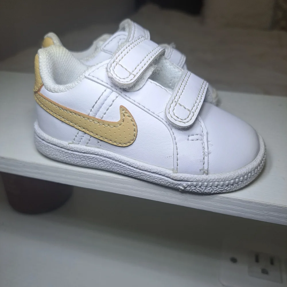 Nike Kids White and Gold Sneakers Size 4C